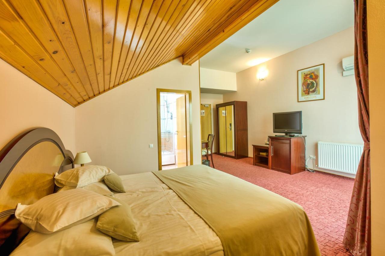 Hotel Ambient Braşov Eksteriør billede